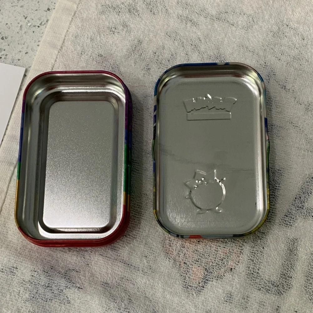 Pokémon Trading Card Tin with Cards - Picture 2 of 4